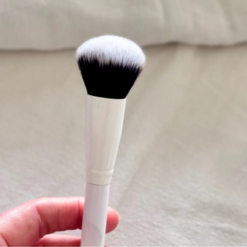 CROWN White Makeup Brush Blush Brush